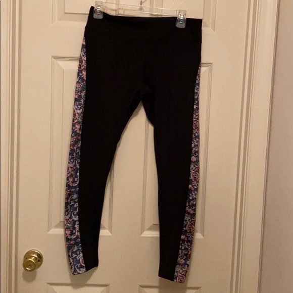 LuLaRoe Pants - 🔥🔥NEW REDUCTION🔥🔥Lularoe work out tights